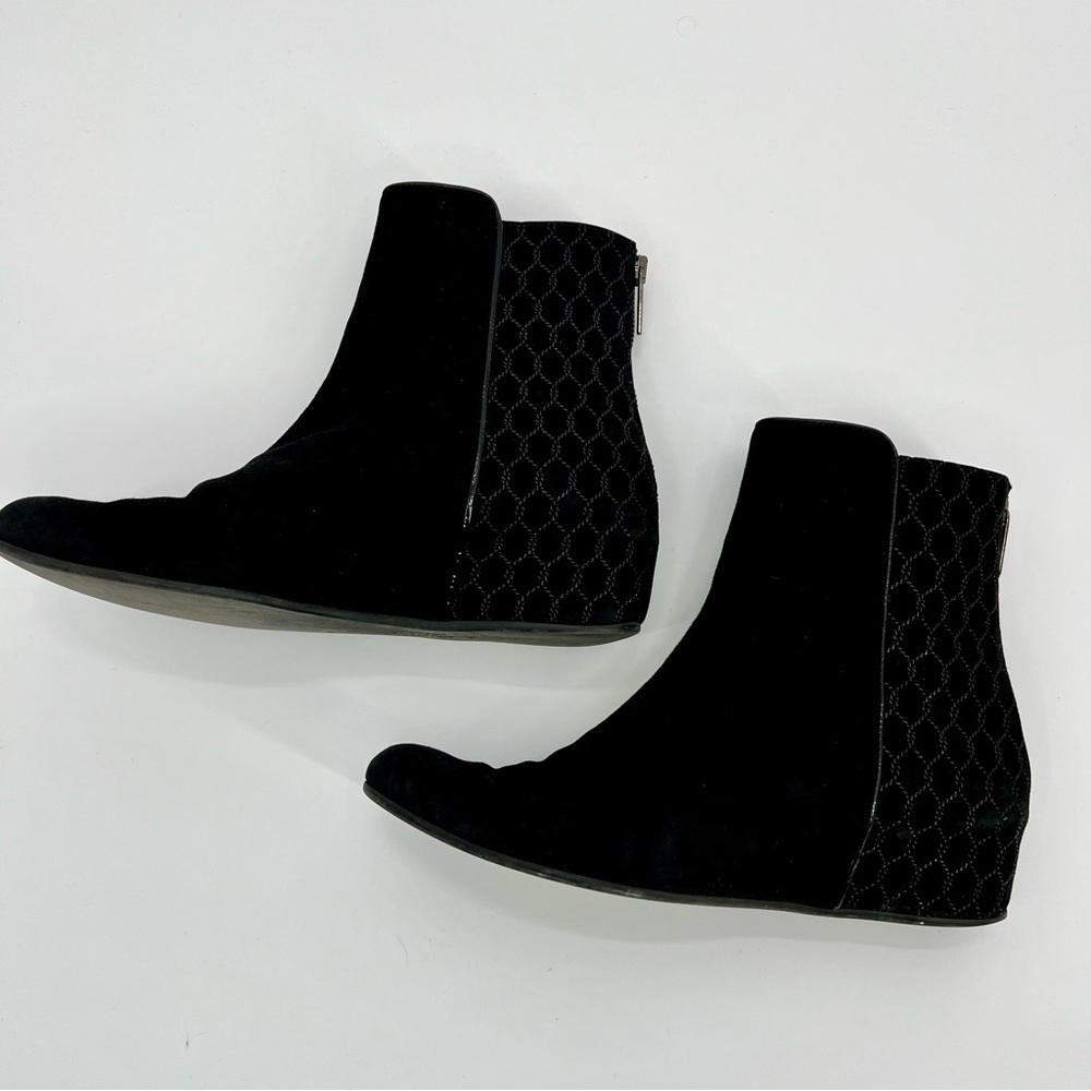 Aquatalia Women Suede Leather Chelsea Boots Black Wedge Heels Booties Size 8.5 - Picture 4 of 10